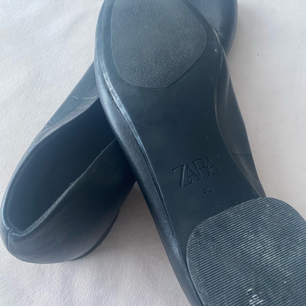 Flat shoe